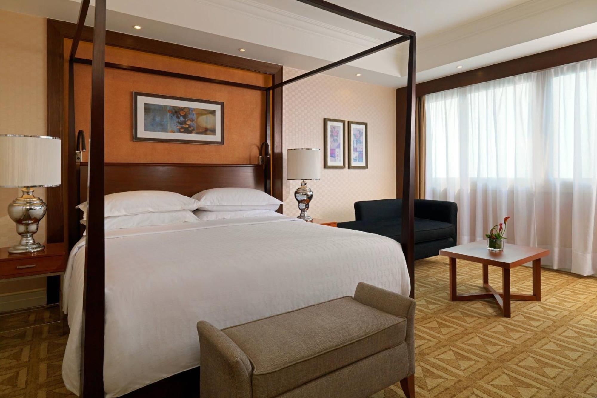 Sheraton Cairo Hotel & Casino Giza Zewnętrze zdjęcie A guest room at the hotel
