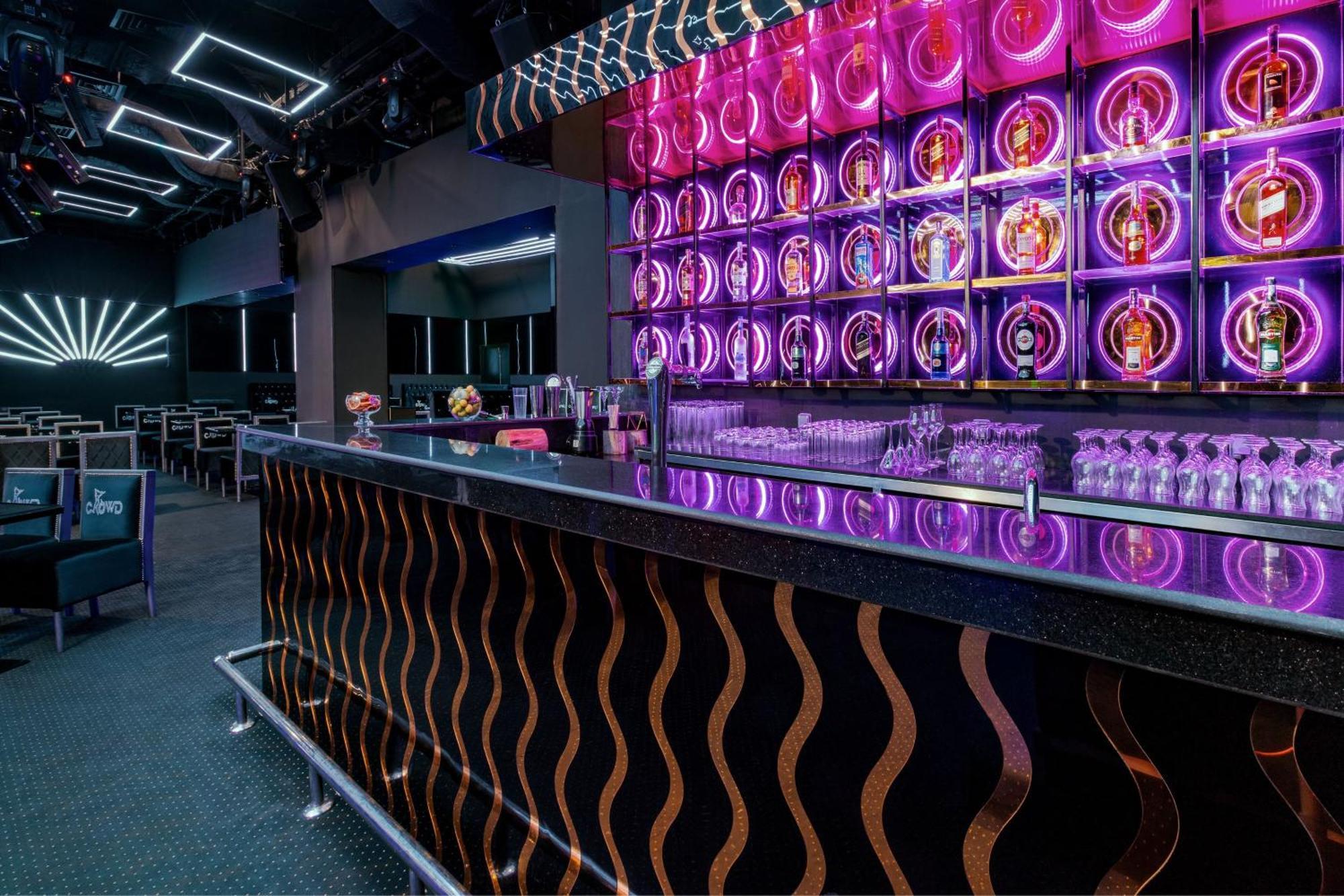 Sheraton Cairo Hotel & Casino Giza Zewnętrze zdjęcie The bar at the nightclub